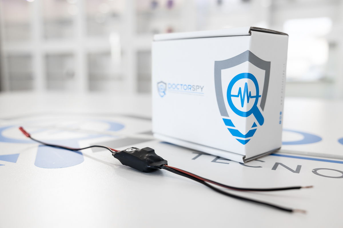 Trasformatore per Mini Videocamere e Cimici Spia da 12V a 3,7V per Auto - immagine 2