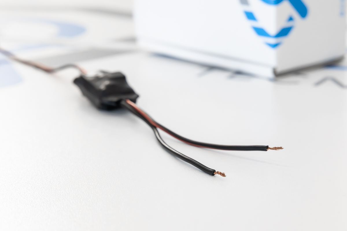 Trasformatore per Mini Videocamere e Cimici Spia da 12V a 3,7V per Auto - immagine 4