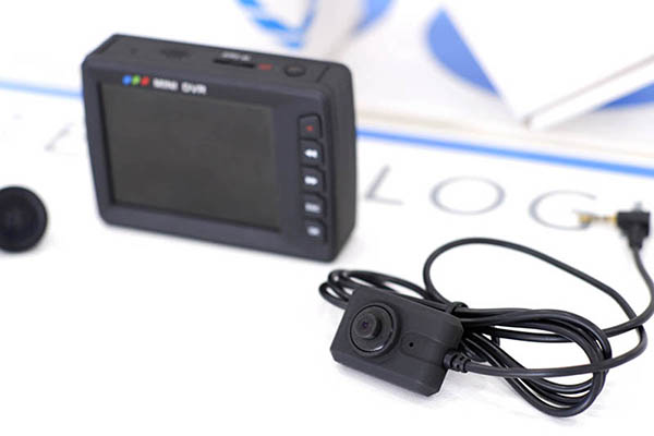 Videoregistratore digitale portatile con microcamera in bottone