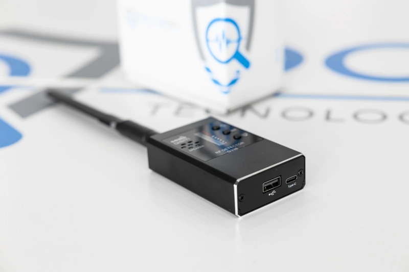 Rilevatore Professionale Di Microspie E Telecamere Nascoste – Scanner RF Da 10MHz A 12GHz Con Allarme Luminoso, Acustico E Vibrazione, Portatile E Autonomo