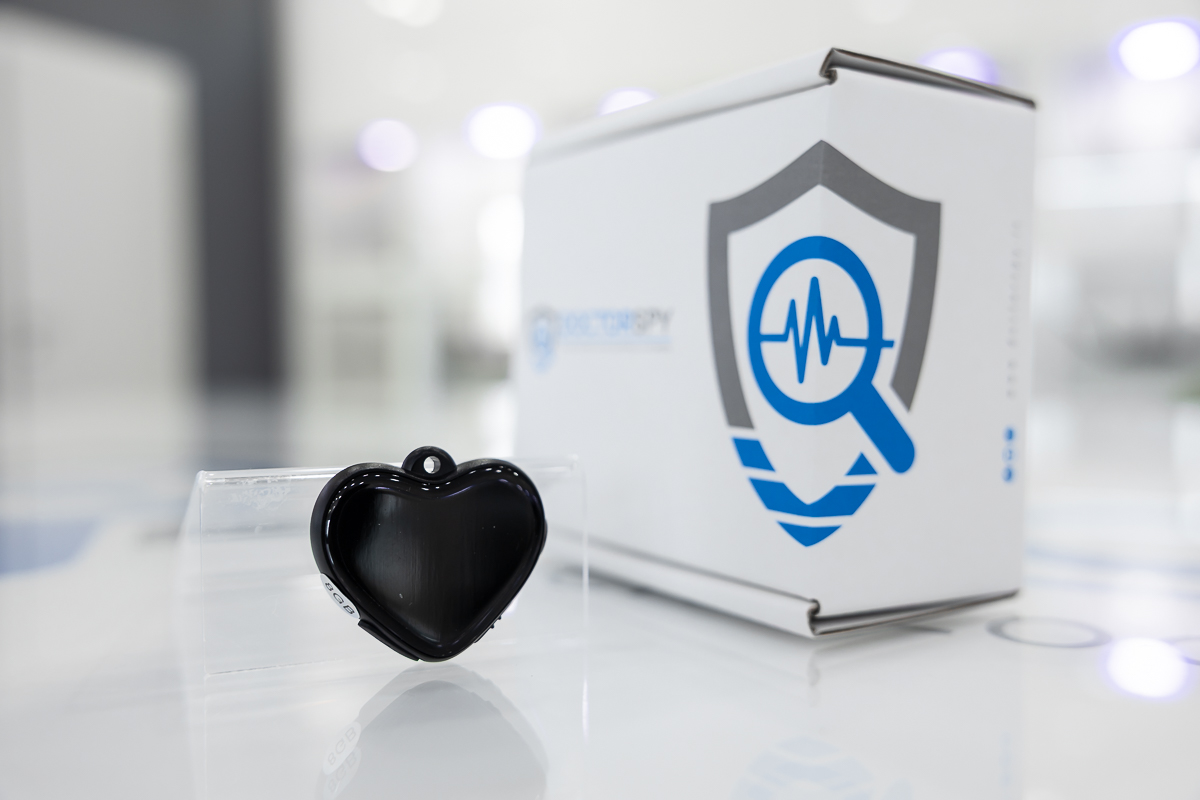 Micro registratore audio occultato in ciondolo a forma di cuore 8 GB REC.07