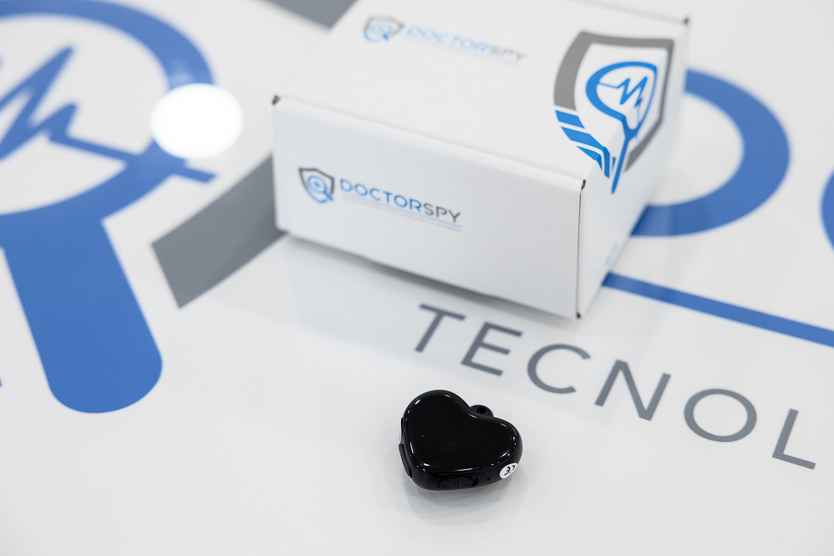 Micro registratore audio occultato in ciondolo a forma di cuore 8 GB REC.07