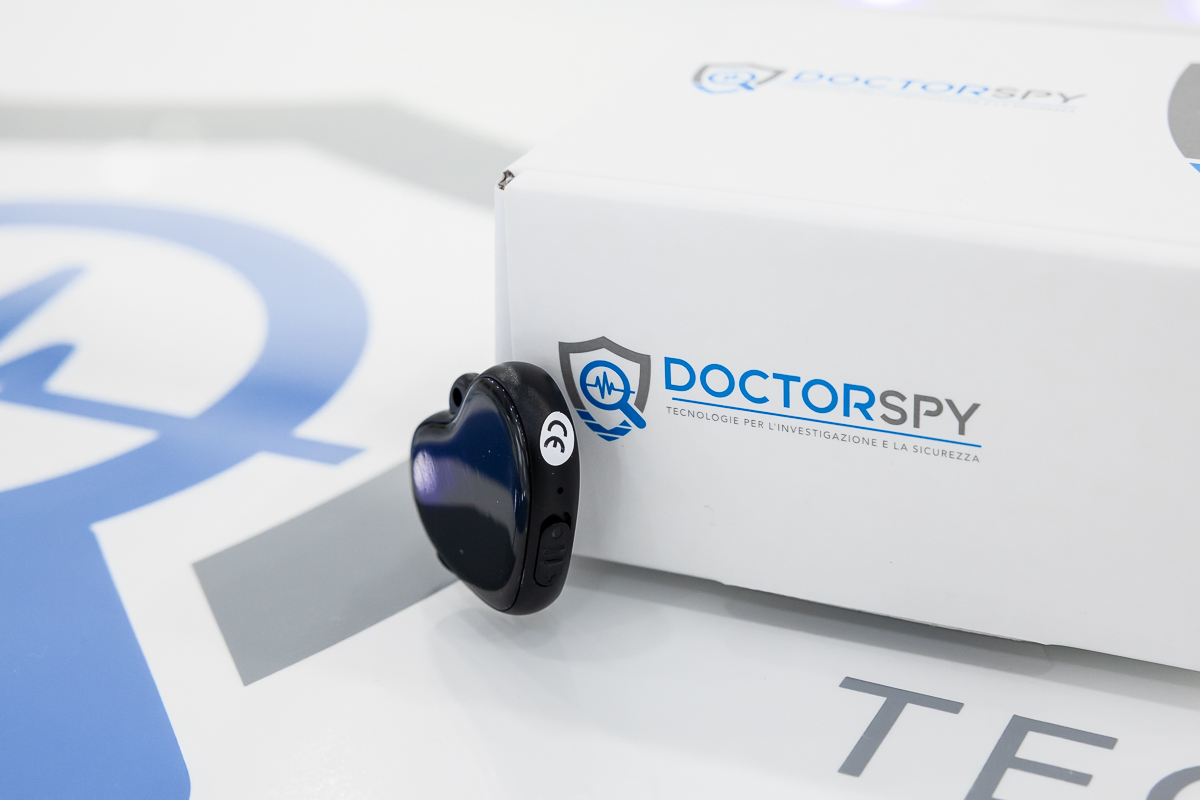 Micro registratore audio occultato in ciondolo a forma di cuore 8 GB REC.07