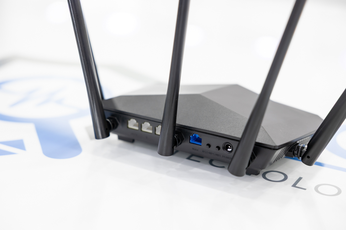 Microcamera wifi full HD occultata in finto router con motion detection CAM.W.33