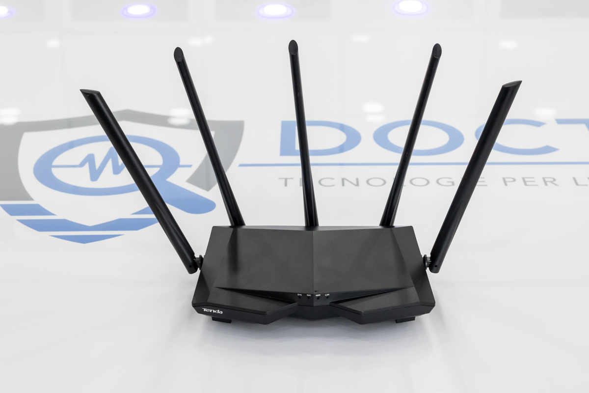 Microcamera wifi full HD occultata in finto router con motion detection CAM.W.33