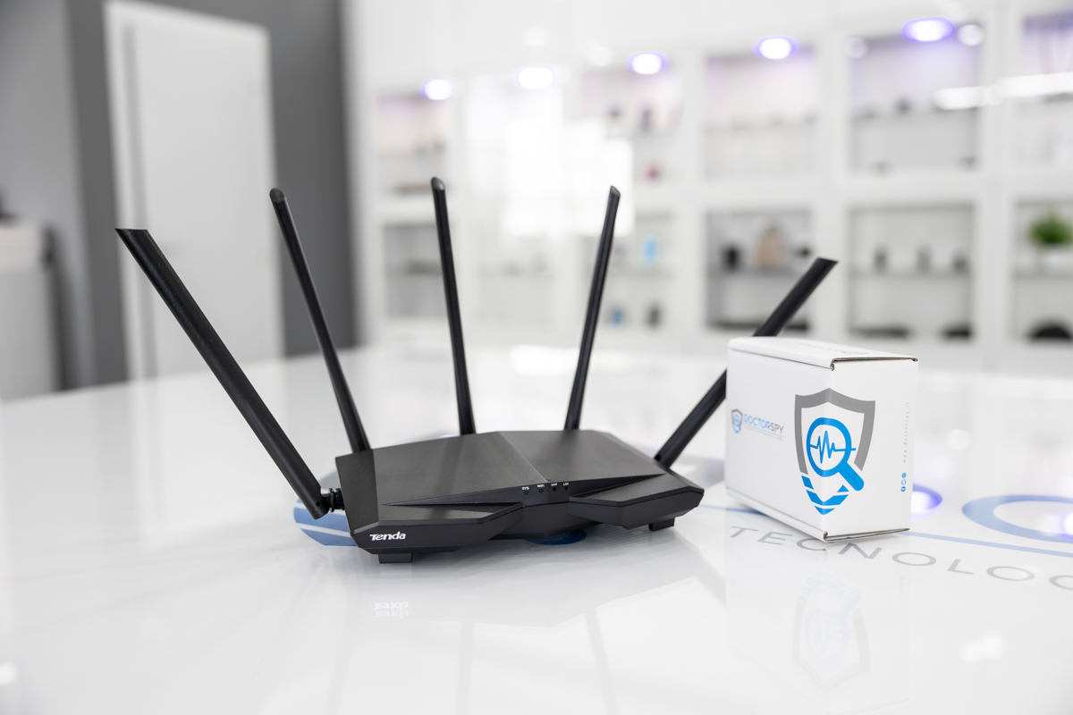 Microcamera wifi full HD occultata in finto router con motion detection CAM.W.33