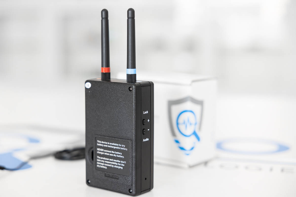 Rilevatore di telecamere wifi IP professionale con monitor LCD RIL.12