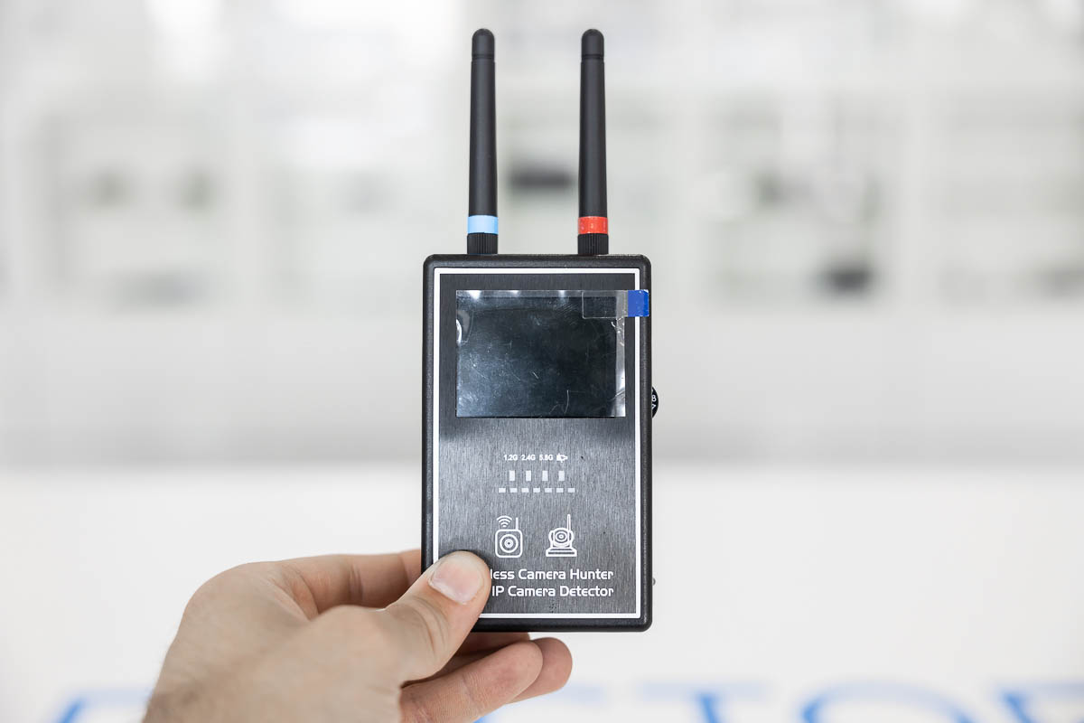 Rilevatore di telecamere wifi IP professionale con monitor LCD RIL.12