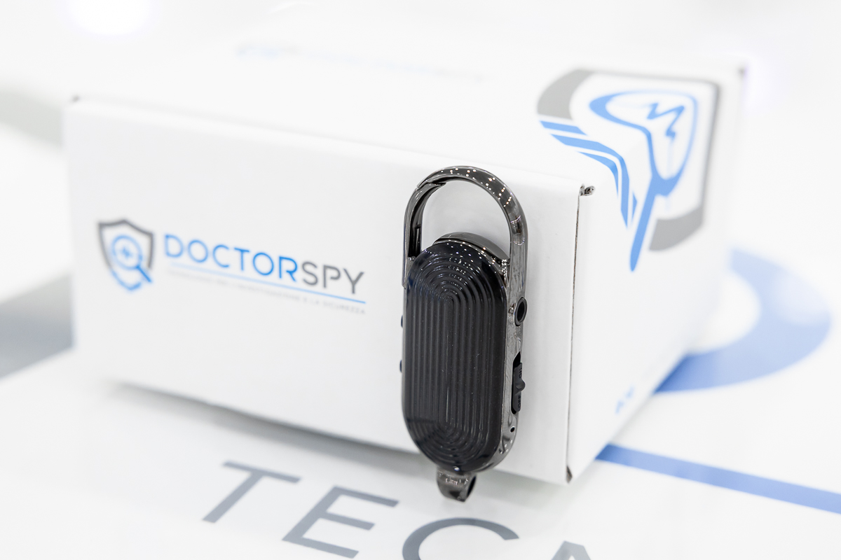 Micro registratore ad attivazione vocale VOX occultato in portachiavi lunga autonomia REC.V.19