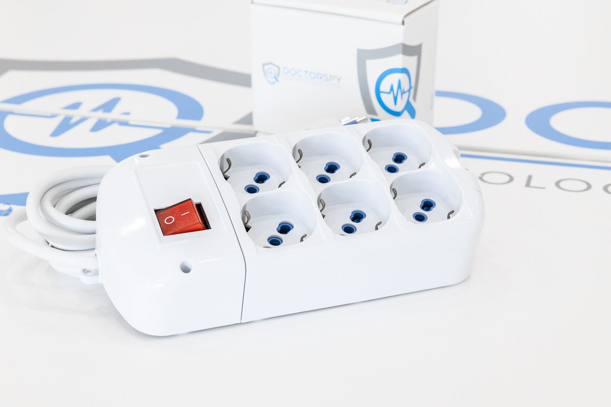 Micro spia wifi nascosta in multipresa elettrica 220v con batteria tampone MIC.W.01