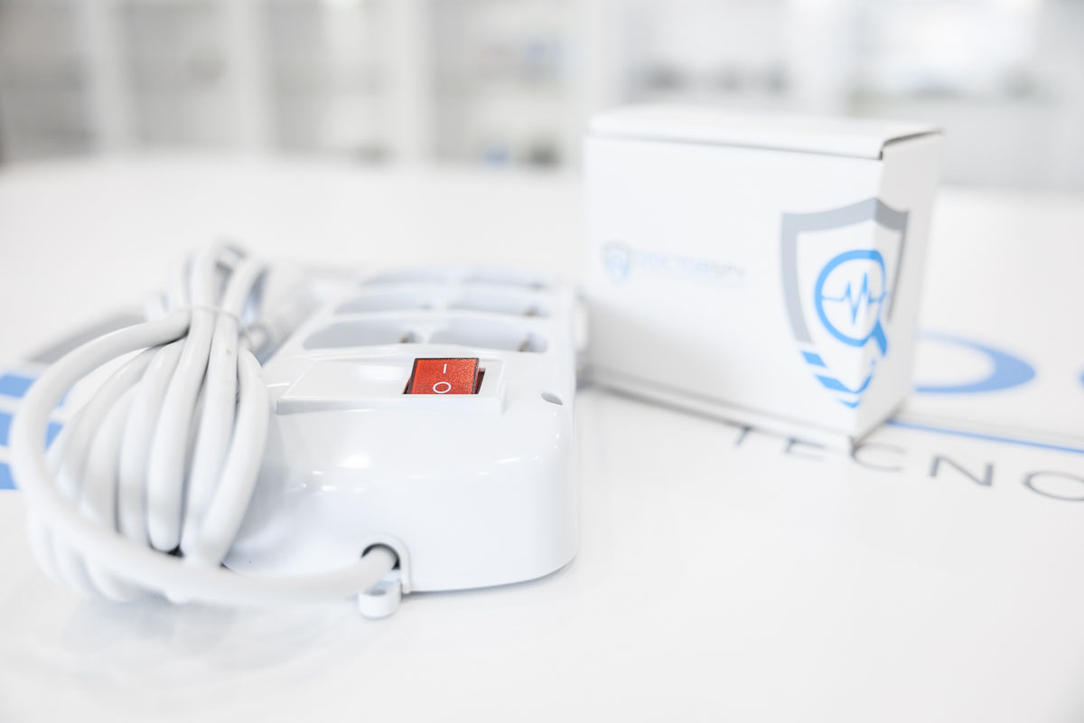 Microspia wifi nascosta in ciabatta multipresa elettrica 220v MIC.W.01