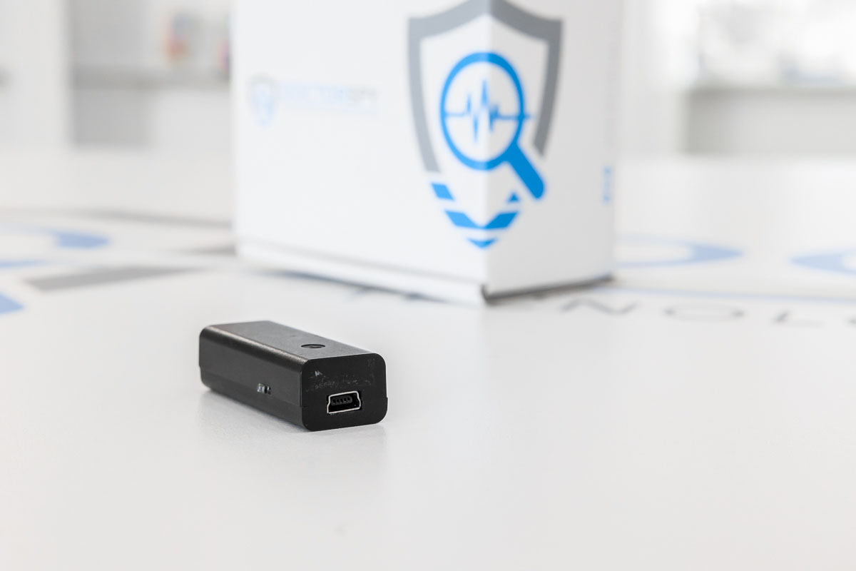 Mini registratore digitale con memoria da 300 ore VOX REC.V.04