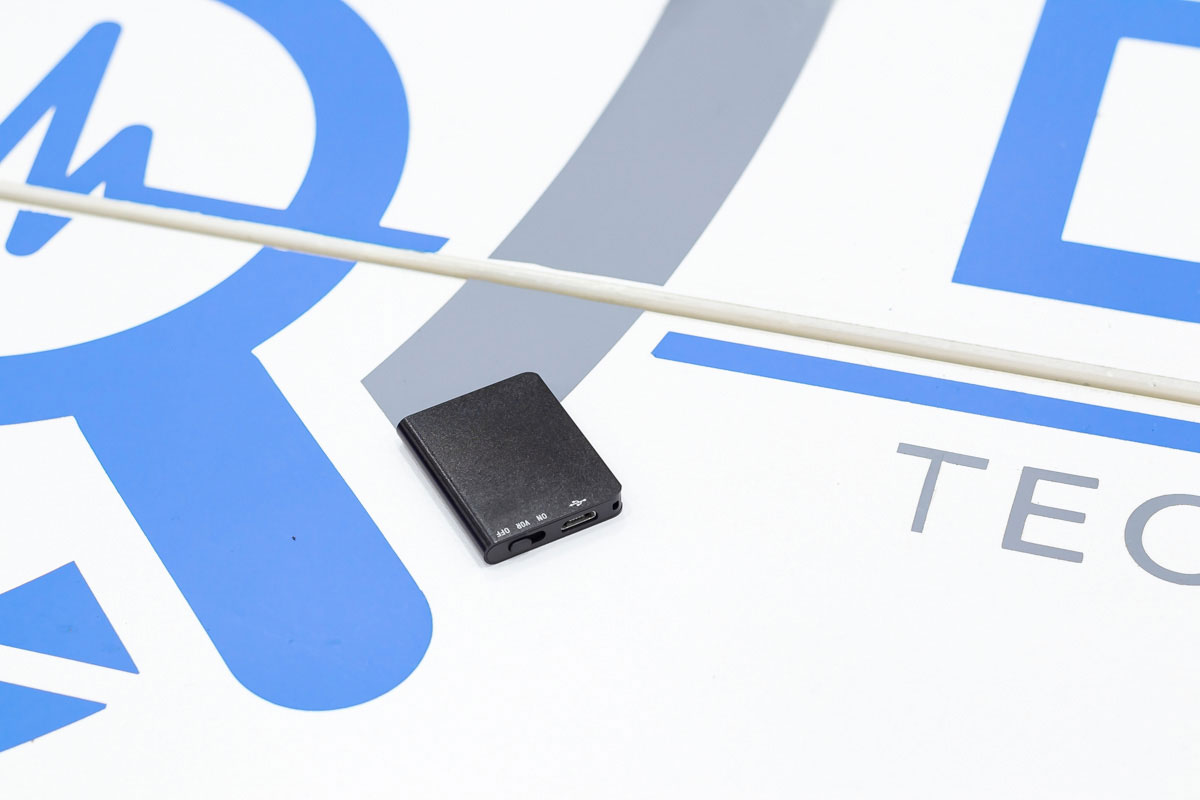 Micro Spia 8 GB – Mini Registratore Vocale Ultra Discreto, Alta Sensibilità, Ideale Per Riunioni