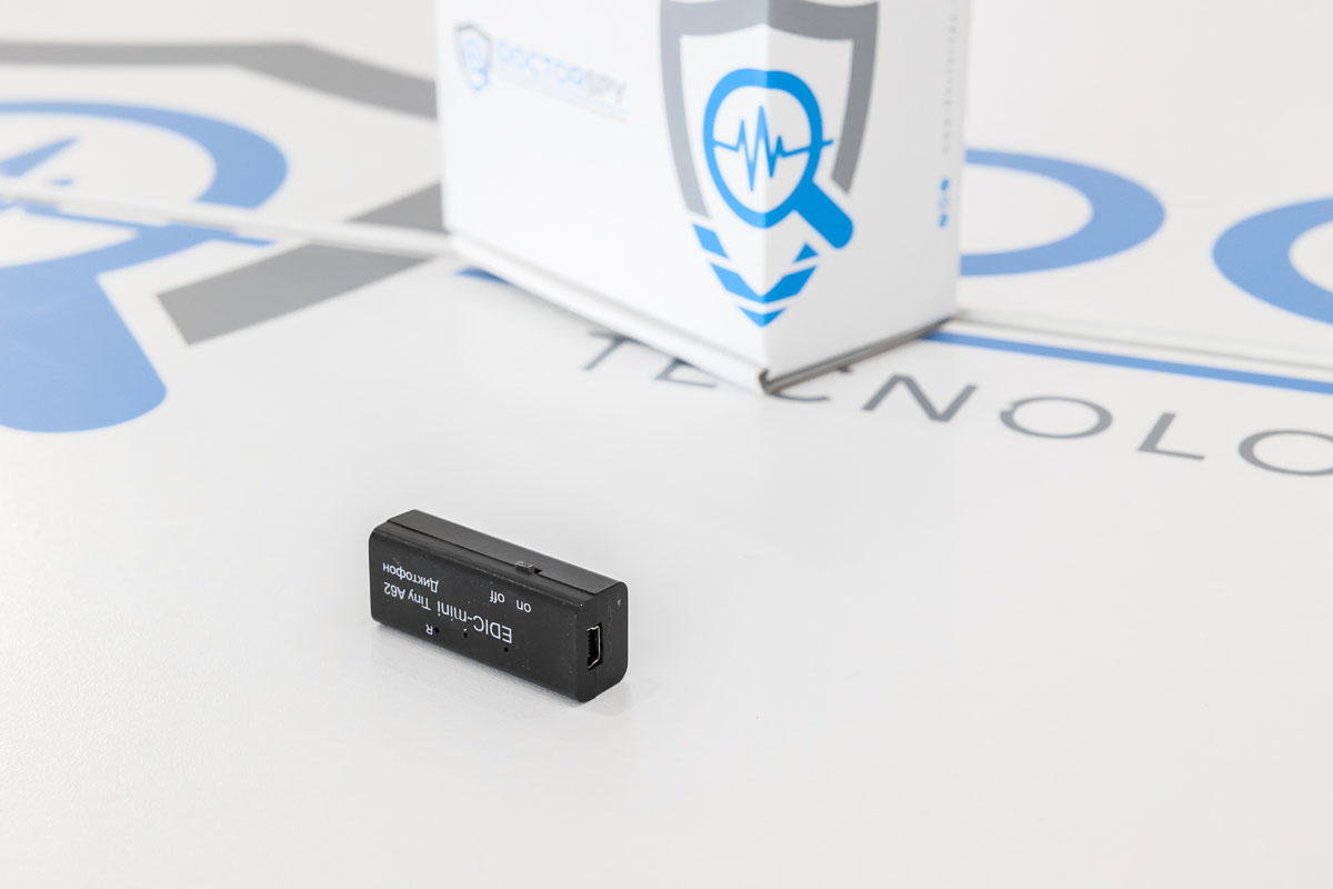 Registratore spia 300 ore di attivazione vocale, qualità audio stereo e mono REC.V.04