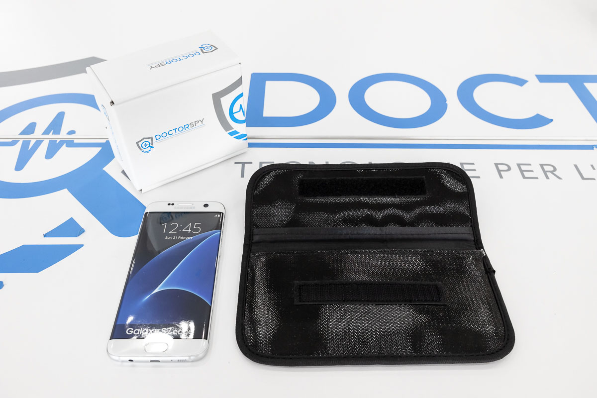 Custodia anti intercettazione contro spy phone in ecopelle nero lucido CAI.01