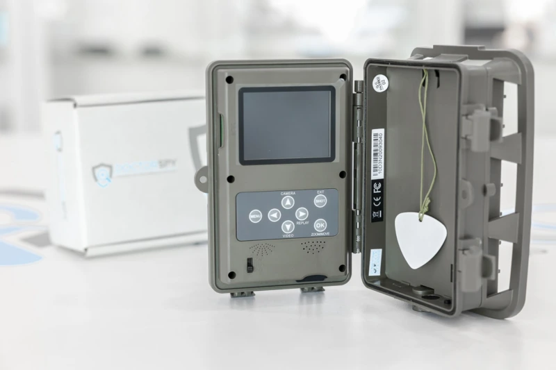 Fototrappola 4K 60MP Con WiFi E SD Da 32 GB - Per Animali, Sicurezza, Visione Notturna, Impermeabile IP66