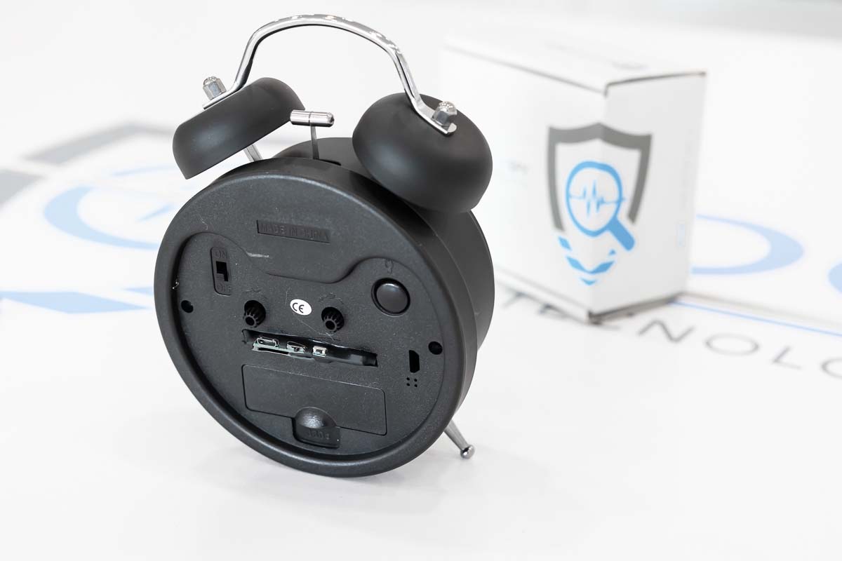 Sveglia analogica nera con telecamera nascosta full HD wifi CAM.W.53