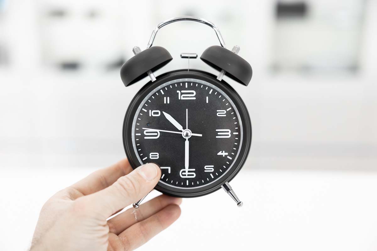 Sveglia nera analogica con telecamera spia full HD CAM.W.53