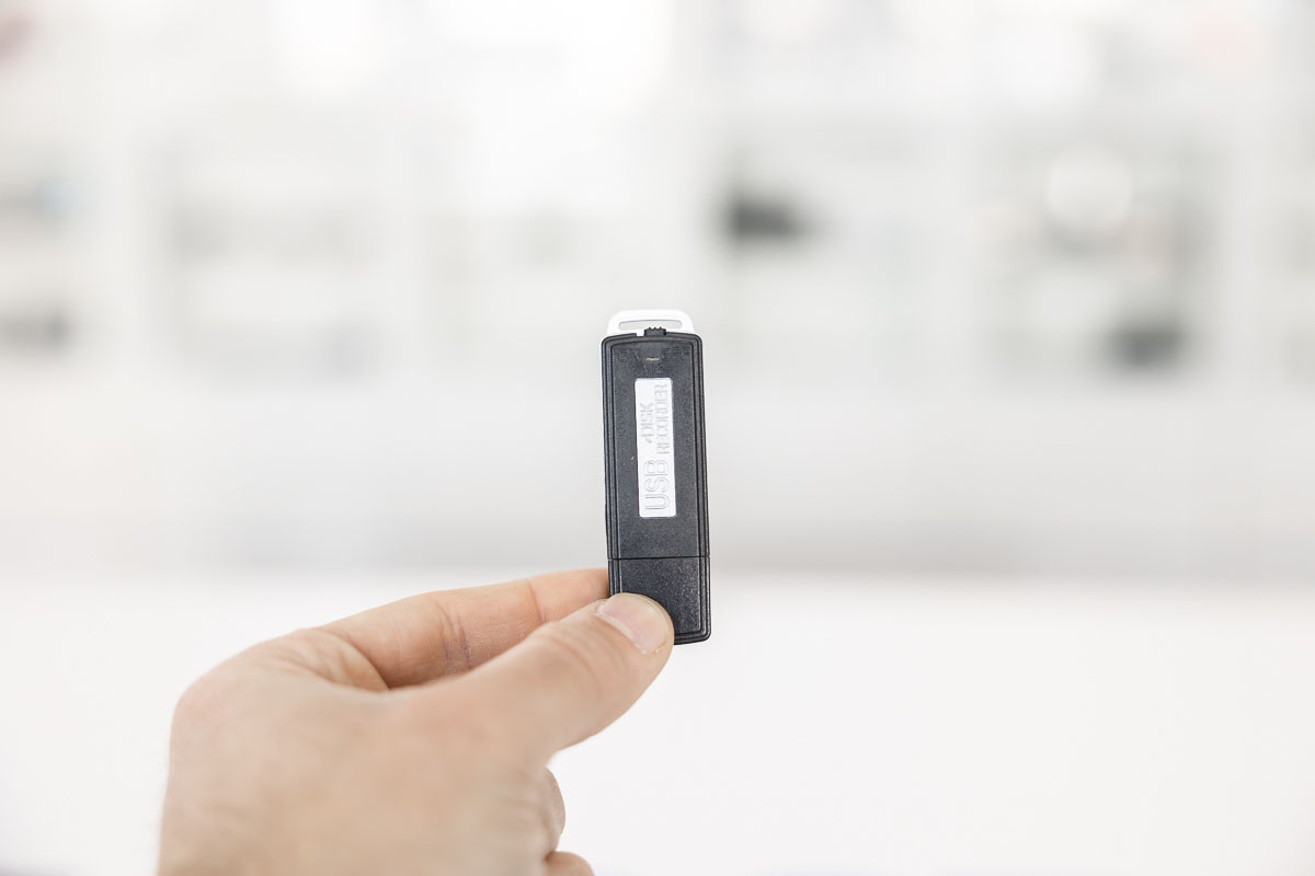 Chiavetta UBS spia con registratore occultato 8 GB di memoria REC.05