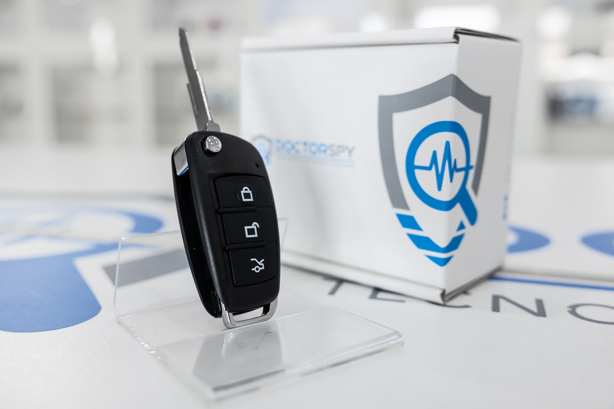 Microcamera con registratore digitale in alta definizione con motion detection in chiave auto CAM.25