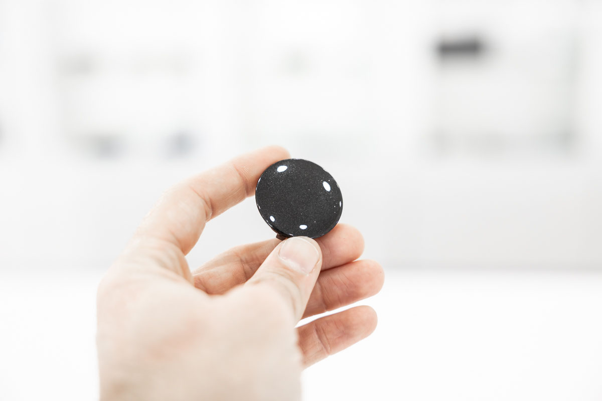 Microregistratore spia ad attivazione vocale con memoria da 8 GB occultato in spilla REC.V.29