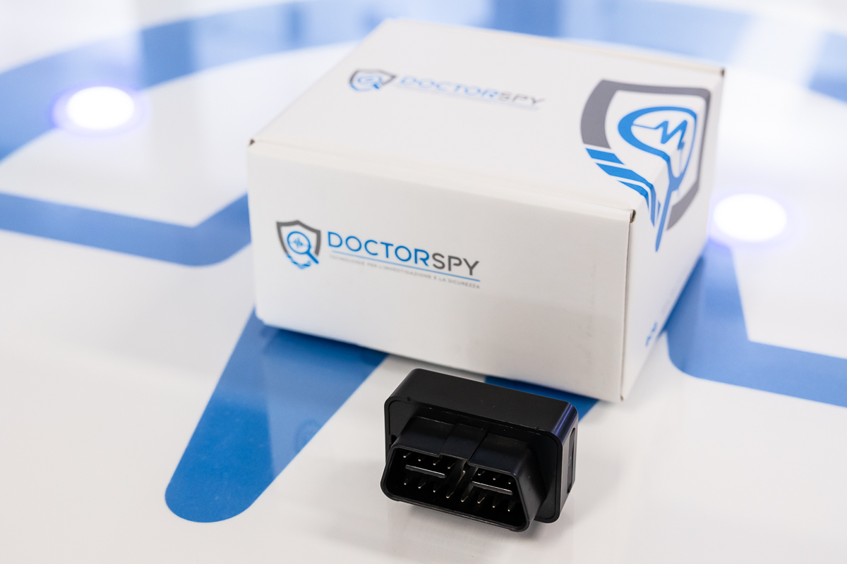 Localizzatore GPS per porta OBD per auto con scatola Doctorspy LOC.10
