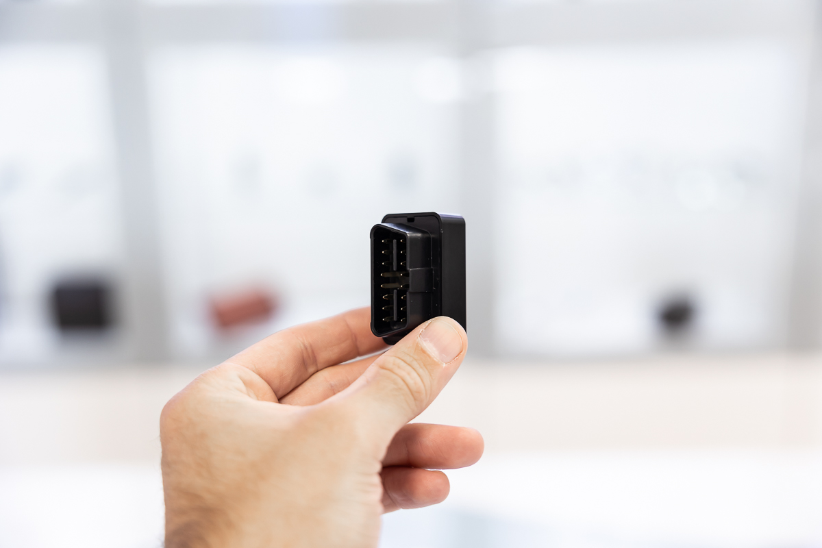 Localizzatore GPS per auto tenuto in mano LOC.10