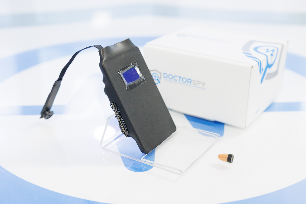 Kit Micro Auricolare GSM con Microcamera in Bottone ad Alte Prestazioni - immagine 4