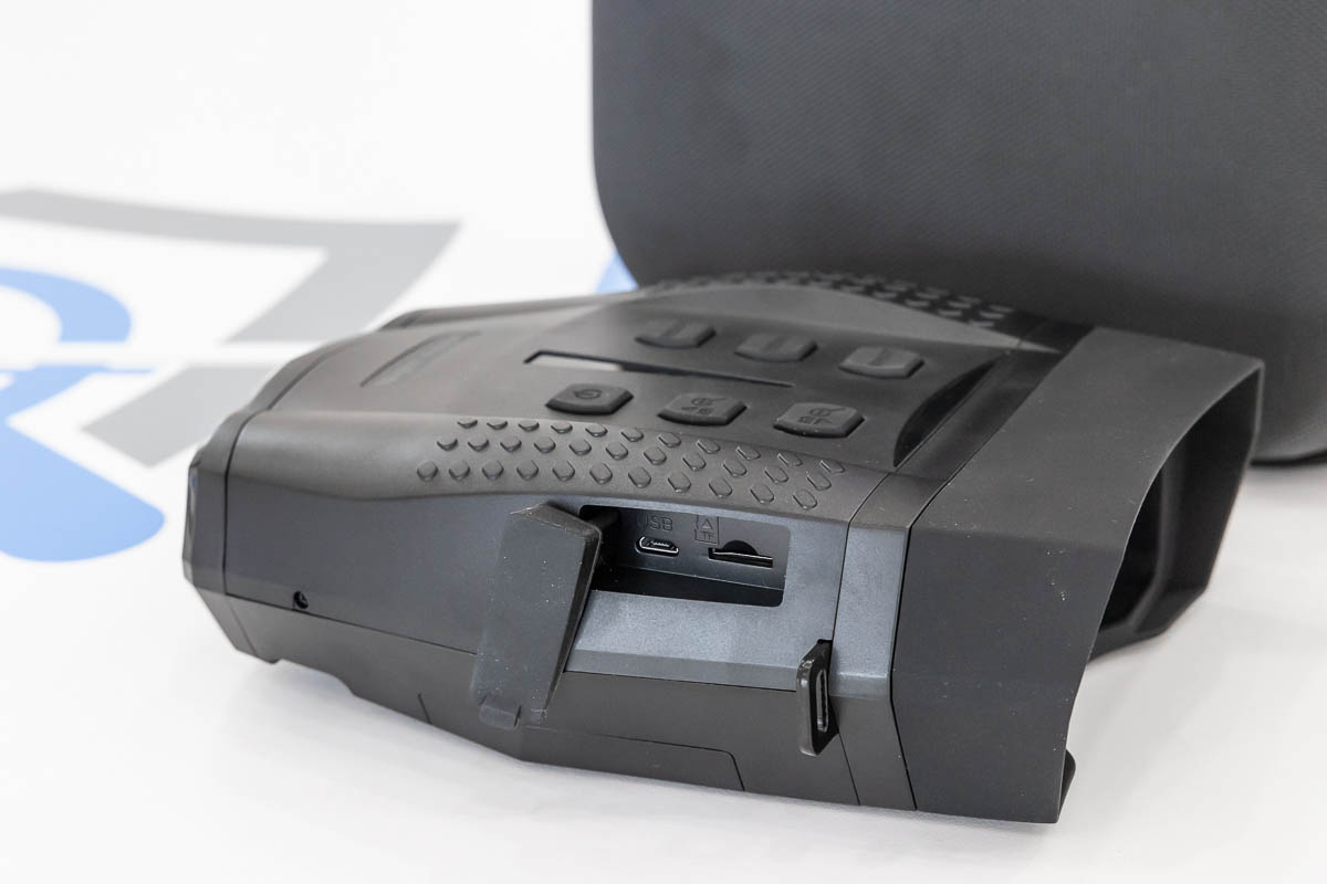 Binocolo digitale per visione notturna e diurna di lungo raggio fino a 600 metri VS.01