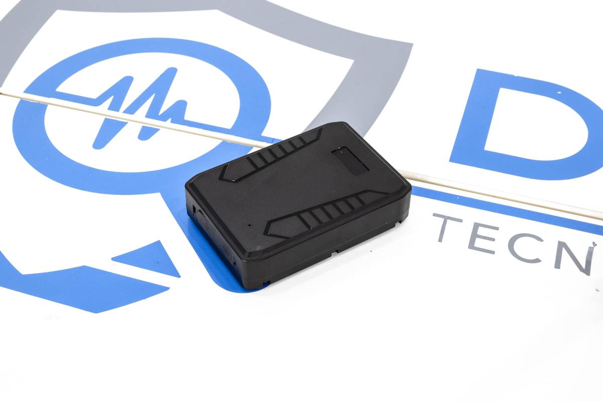 Un localizzatore GPS per auto
