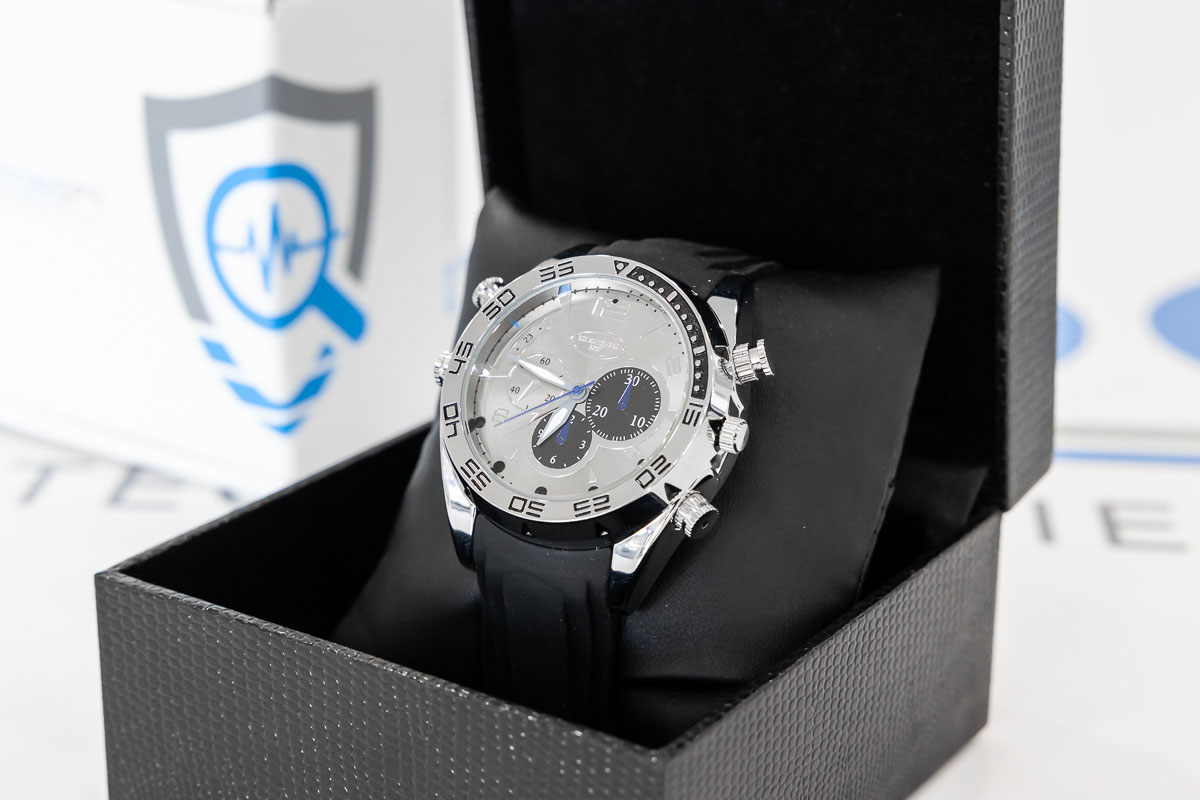 Orologio con mini spycam full HD in orologio con infrarossi e cinturino in gomma CAM.81