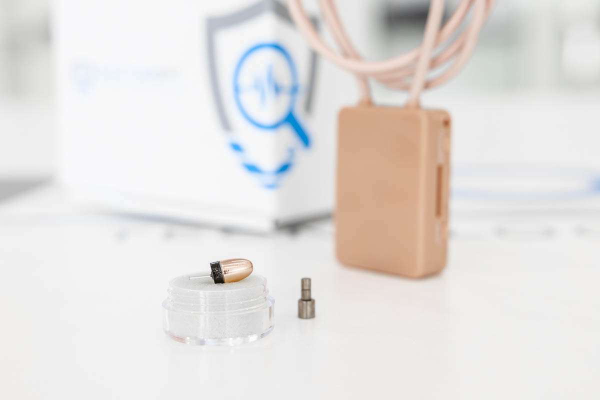 Micro auricolare GSM Bluetooth con collana a induzione 2 auricolari AURIC.07