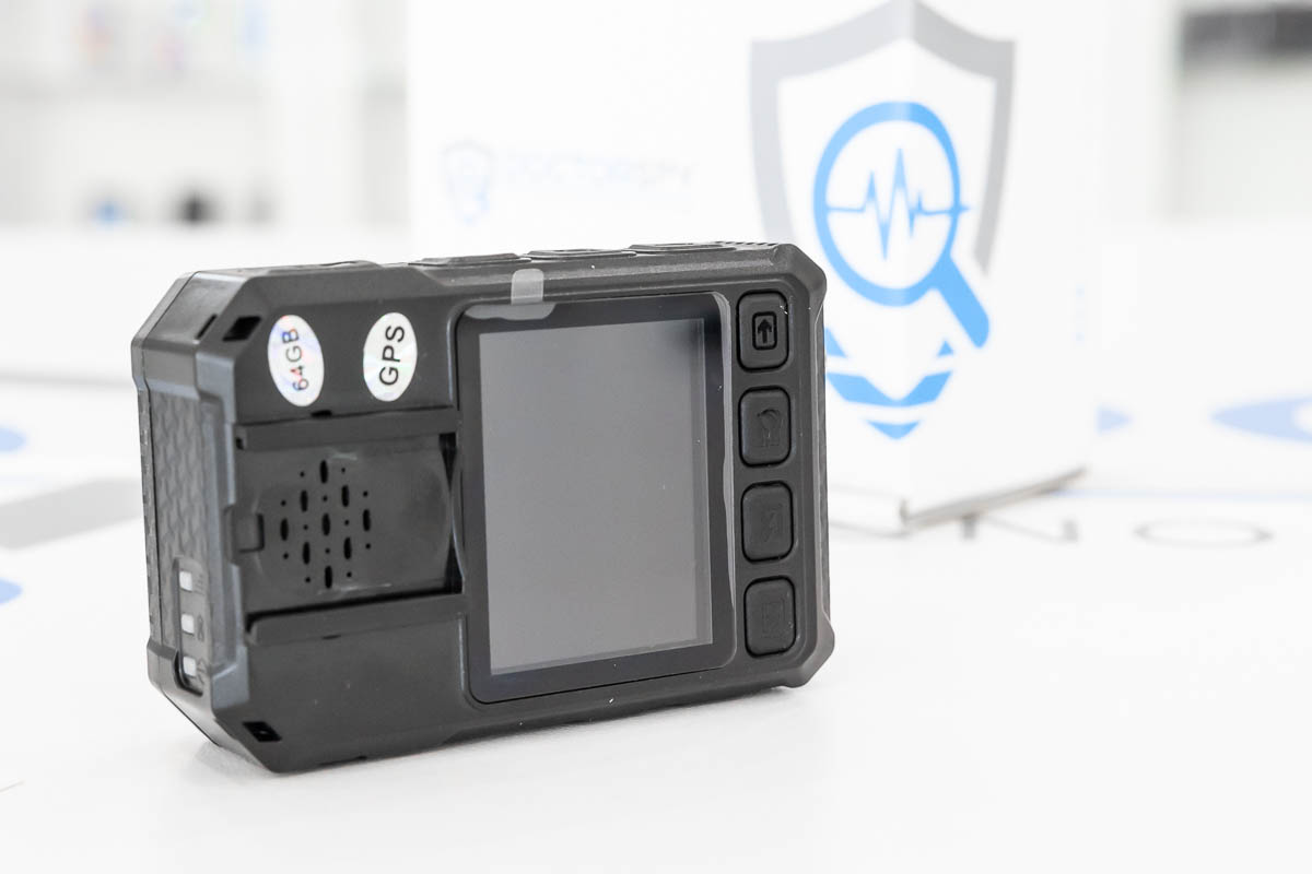 Telecamera da indossare con DVR in qualità 2K, angolo visuale di 140°, dotata di infrarossi, sistema GPS e monitor integrato CAM.84