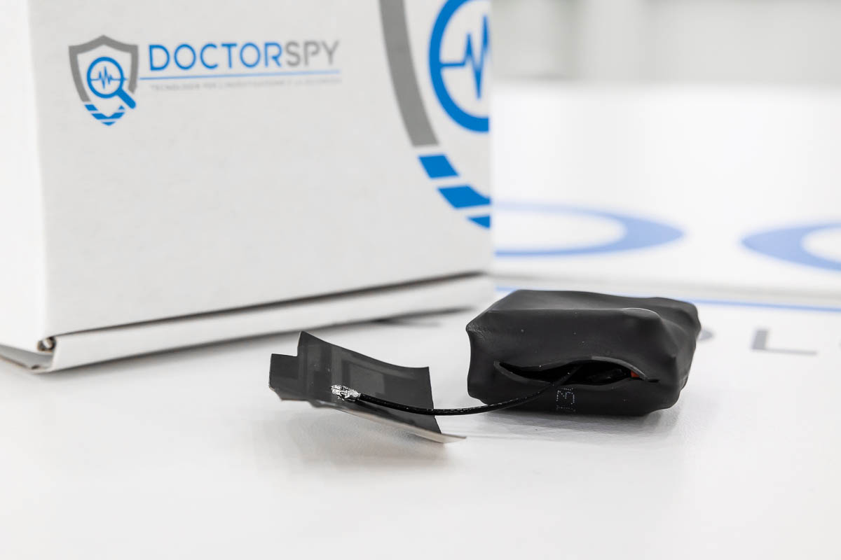 Microspia GSM con antenna esterna ad attivazione vocale VOX con batteria di lunga durata MIC.G.09