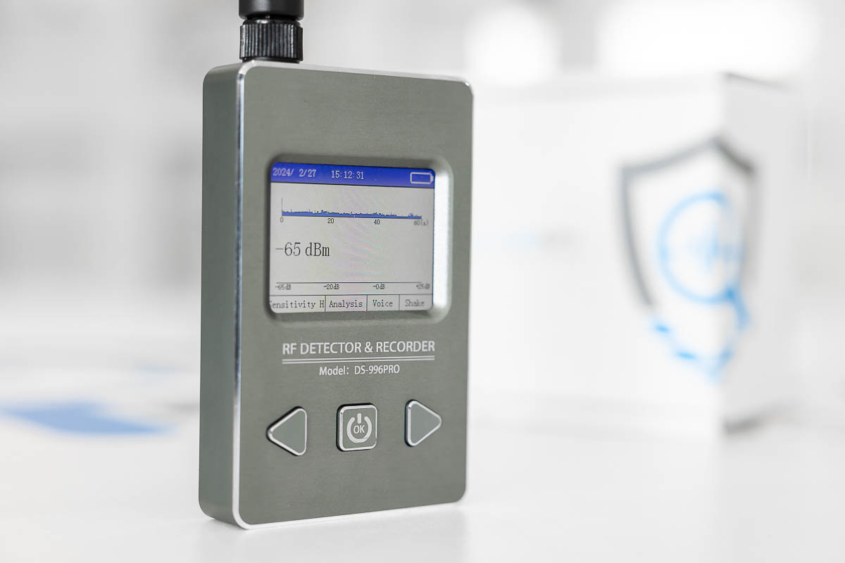 Rilevatore analogico e digitale 4 GHz e mobile fino al 5G con monitor a colori RIL.05