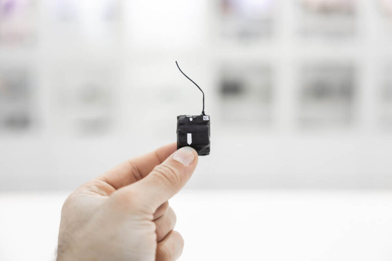 Microspia GSM con microfono ad alta sensibilità, efficace fino a 11 metri, autonomia di 2 giorni in stand-by MIC.G.12
