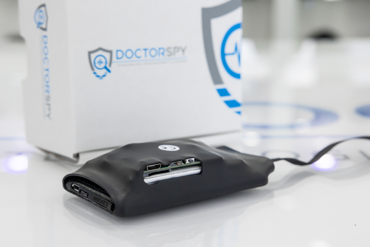 Kit Micro Auricolare con Telecamera Wifi con Ottica per Lettura Testi - immagine 4