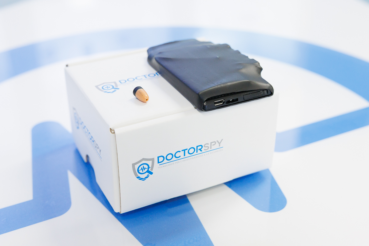 Kit Micro Auricolare con Telecamera Wifi con Ottica per Lettura Testi - immagine 3