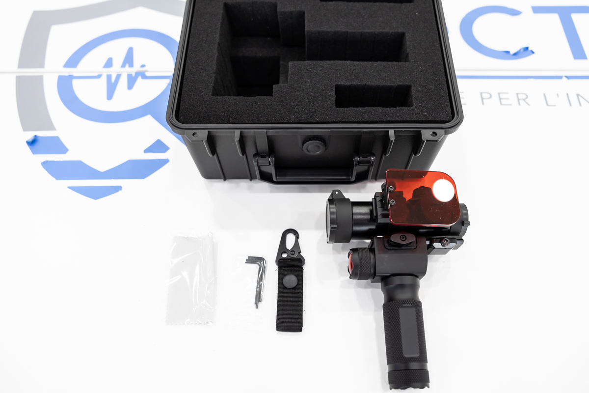 Rilevatore di telecamere nascoste professionale con mirino laser e valigia militare RIL.14