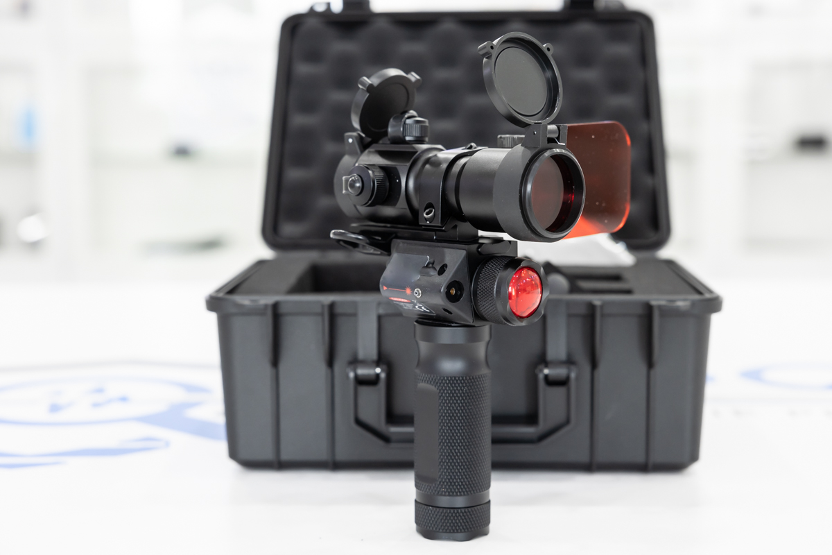 Rilevatore di telecamere nascoste professionale con mirino laser e valigia militare RIL.14