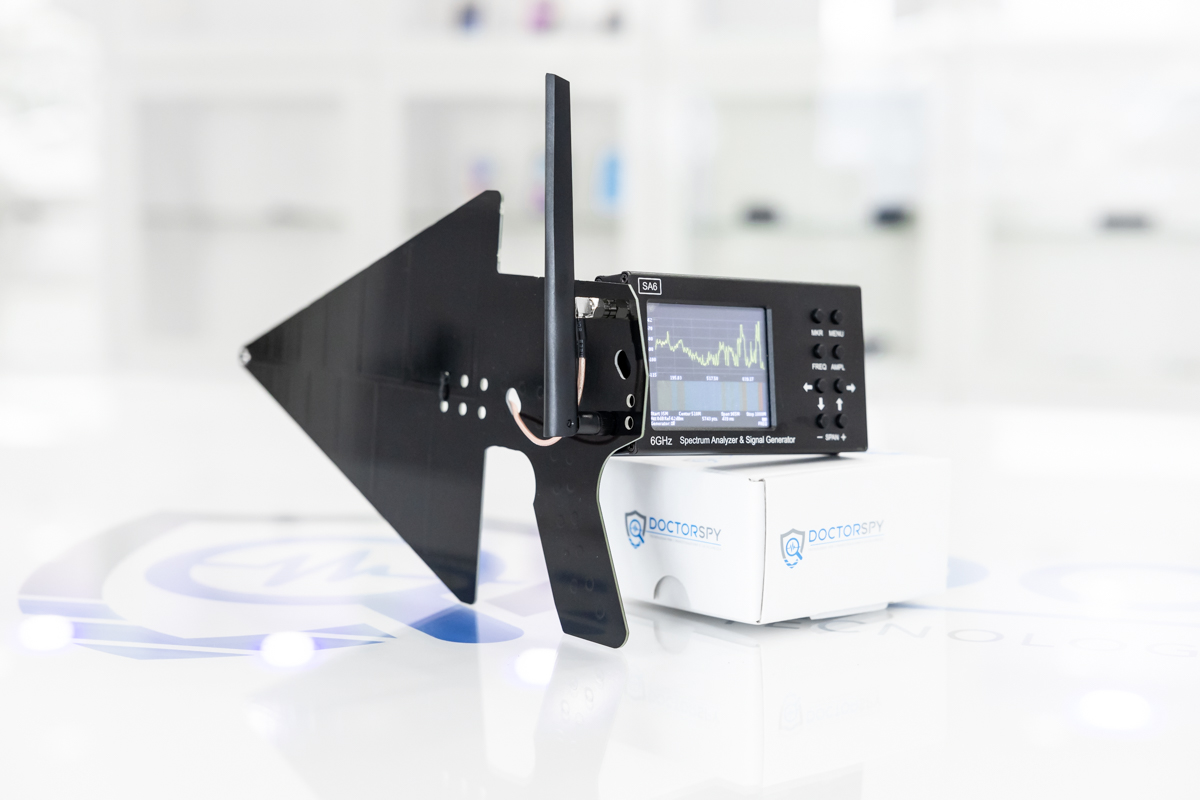 Analizzatore di spettro portatile 6 GHz con generatore di segnale + antenna log periodica per 3G, 4G, LTE, CDMA, DCS, GSM, GPRS, GLONASS RIL.30