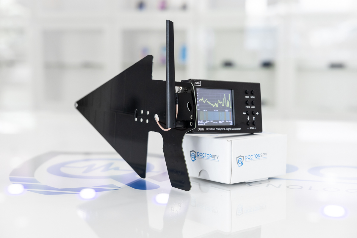 Analizzatore di spettro portatile 6 GHz con generatore di segnale + antenna log periodica per 3G, 4G, LTE, CDMA, DCS, GSM, GPRS, GLONASS RIL.30