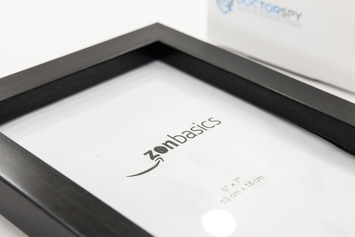 Micro telecamera wifi p2p full HD audio e video occultata in cornice foto di Amazon DES.02