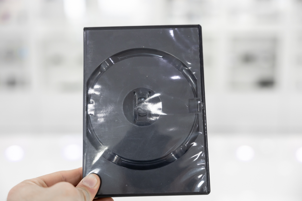 Telecamera spia con DVR audio video full HD con ottica grandangolare occultata in custodia DVD DES.05