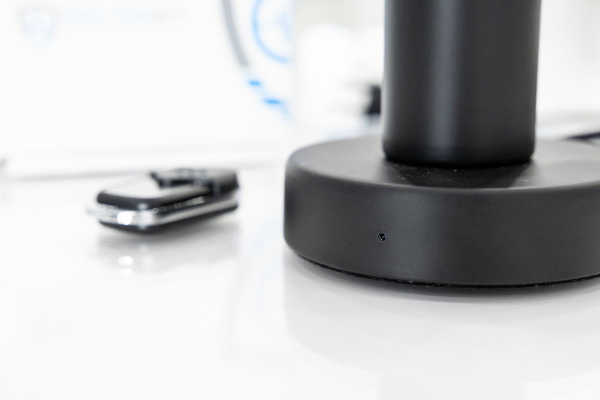 Microcamera full HD con DVR occultata in lampada da tavolo con lampadina a vista CAM.18