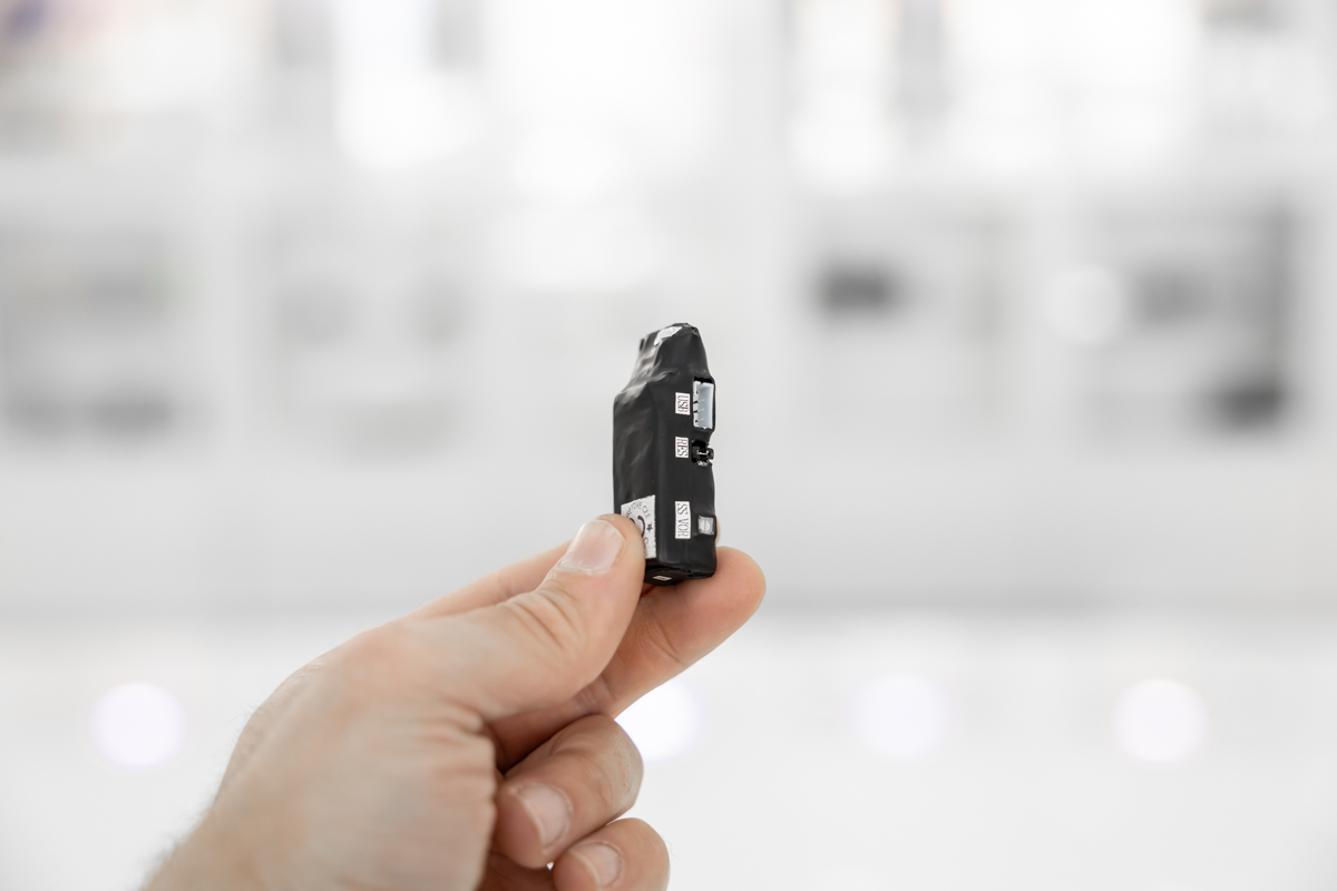 Registratore audio con modalità VOX e continuato con doppio microfono Knowles, batteria ricaricabile con 60 ore di durata in continuato e 45 giorni in stand-by REC.V.16