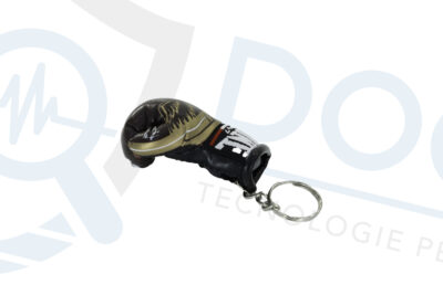 Registratore audio con VOX e memoria integrata da 16 GB con 28 ore di autonomia occultato in portachiavi a forma di guantone da pugilato DES.09