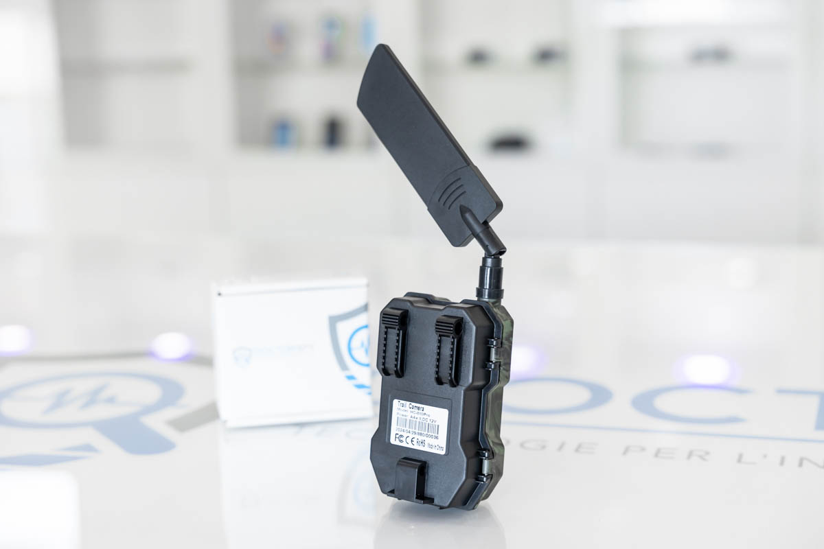 Fototrappola wifi 4G con risoluzione 2k / 30 MP con app per cellulare per streaming live in tempo reale CAM.TRA.06