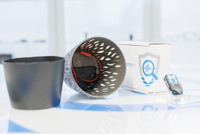 Veduta interna del vaso con microcamera DES.34 e scatola Doctorspy con telecomando