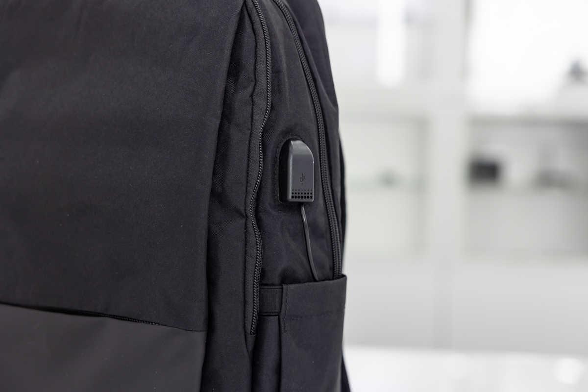 Localizzatore satellitare professionale occultato in zainetto nero impermeabile DES.14